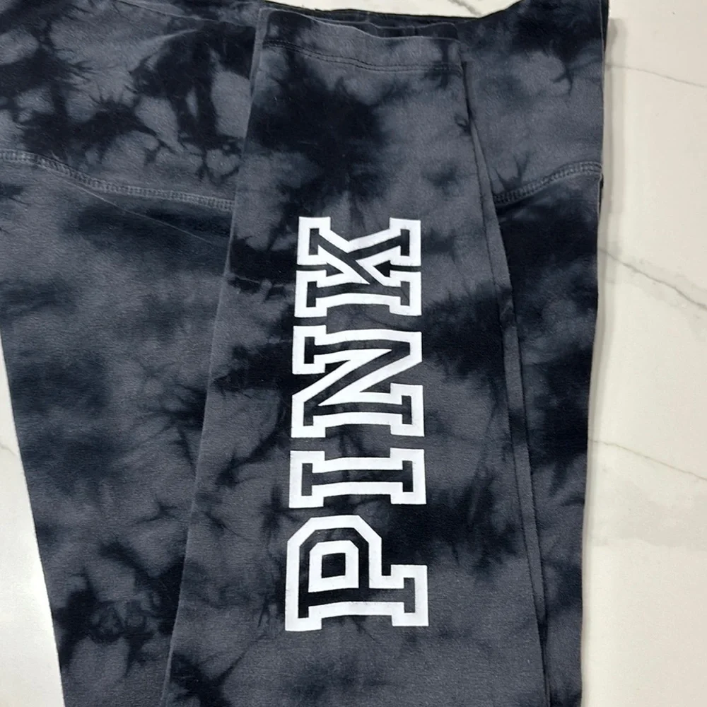 PINK Victoria's Secret Charcoal Tie-Dye Leggings - Picture 11 of 12
